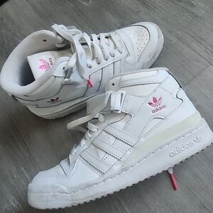 Adidas Sneakers